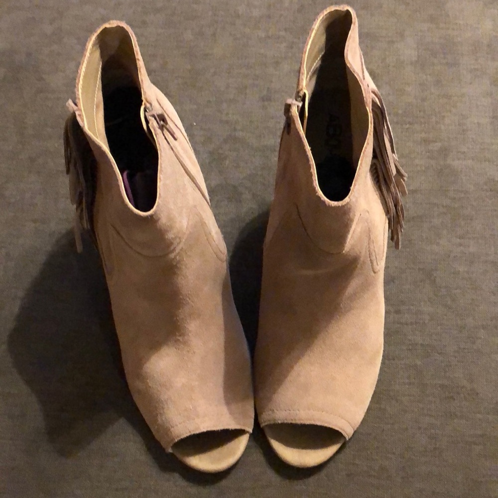 Open toe wedges